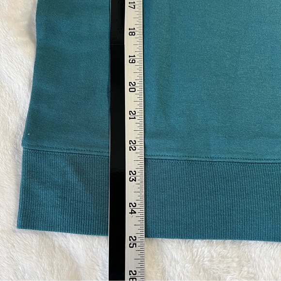 Athleta Women M Sunrise Teal Neck Long Sleeve Thumb Hole Soft Sweatshirt NWOT - Picture 9 of 9